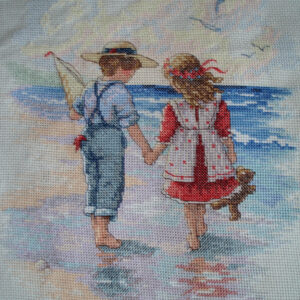 Holding Hands D13721