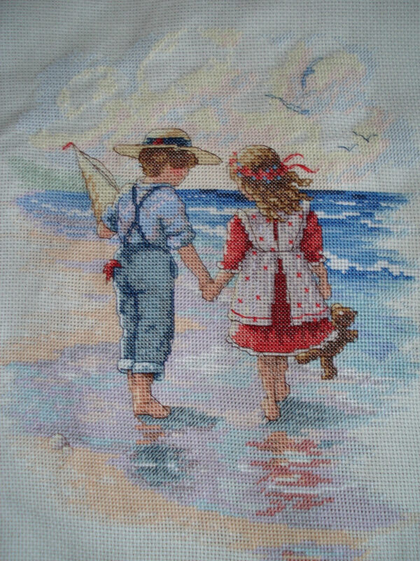 Holding Hands D13721