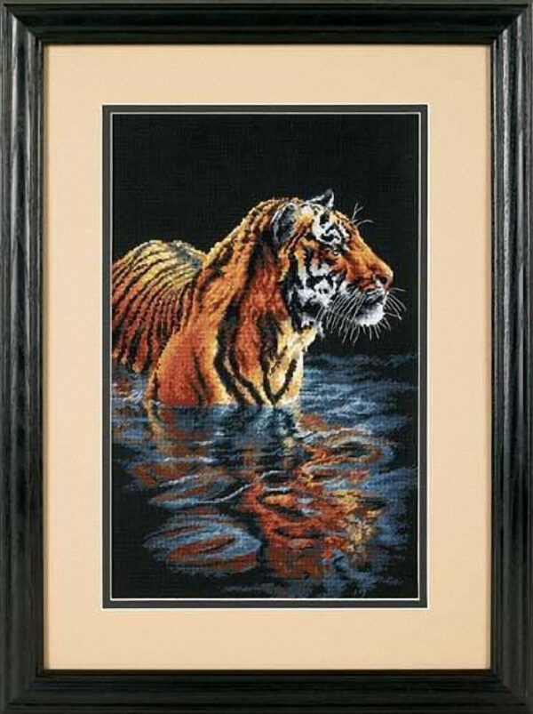 Tiger Chilling Out D35222
