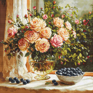 Vase with Roses and Blueberries 35x35cm SB719