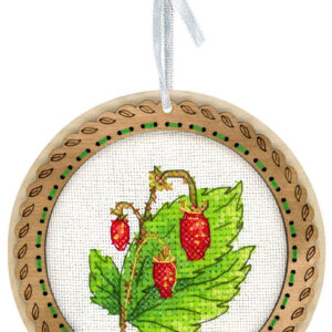 Tikand puidul Miniature. Summer berries. Strawberries 10x10 cm SO-133