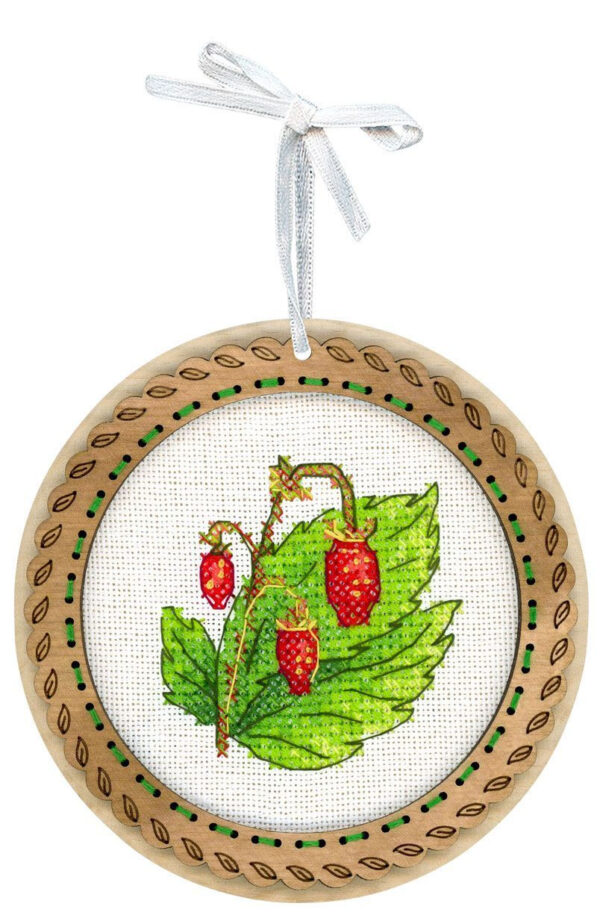 Tikand puidul Miniature. Summer berries. Strawberries 10x10 cm SO-133